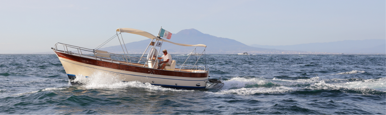 Boat tour on gozzo